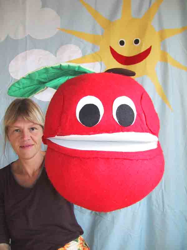 Sabine Fahle mit Aepfli